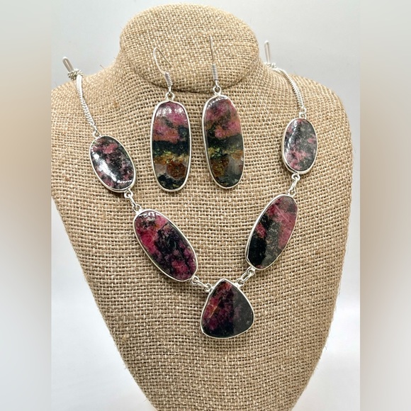 Rhodonite Necklace & Earrings Set - Picture 4 of 5